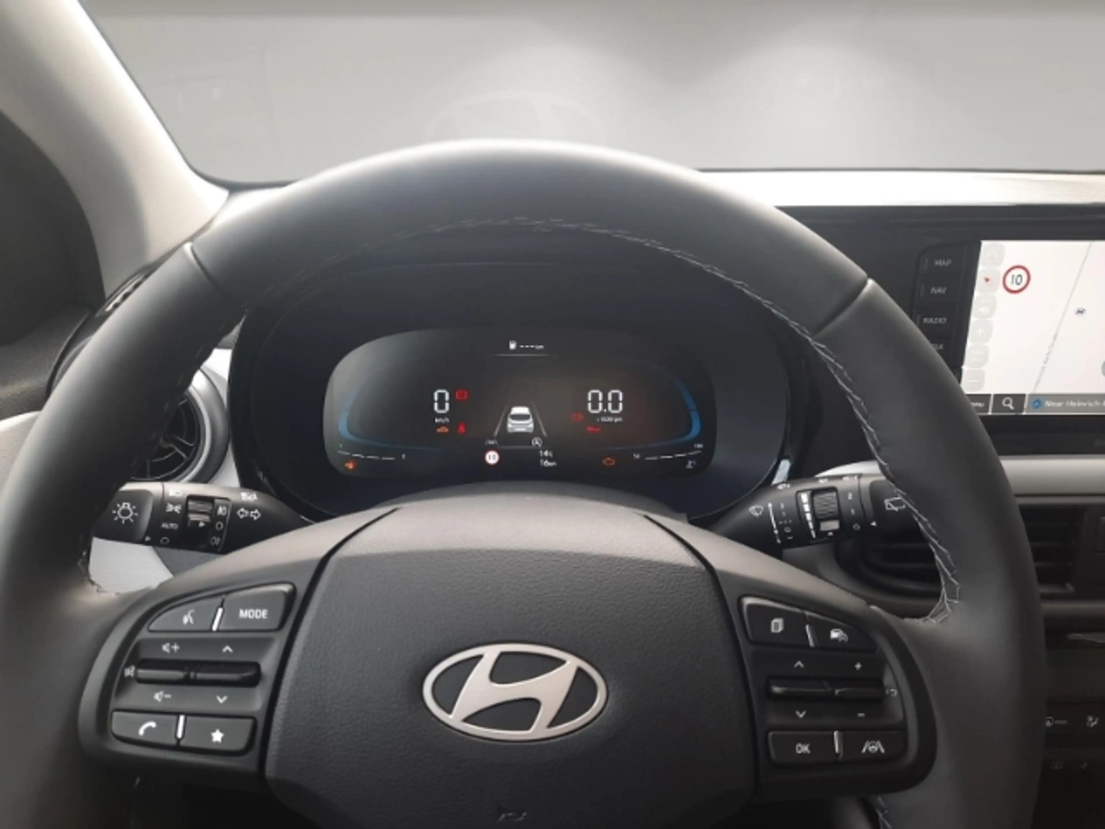 Hyundai i10 MY25 1.2 Prime Keyless Go 16'' NAVI Klima SHZ Kame — photo 8