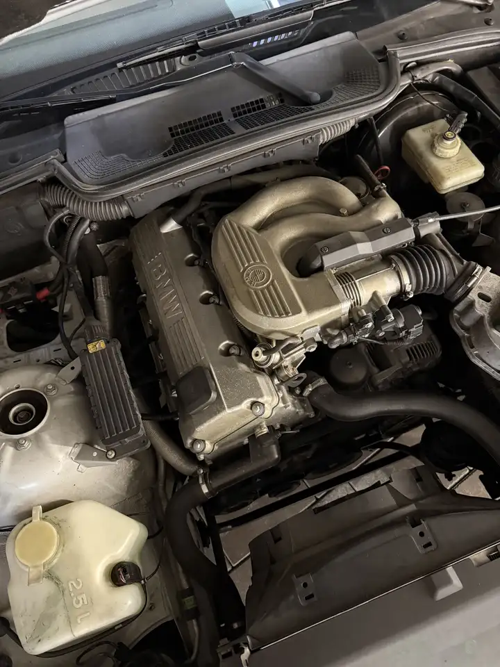 BMW 318i, foto 7