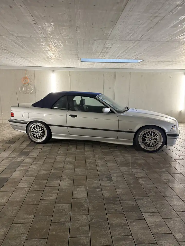 BMW 318i, foto 12