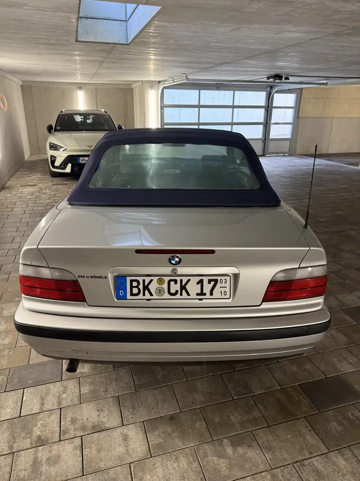 BMW 318i, foto 11