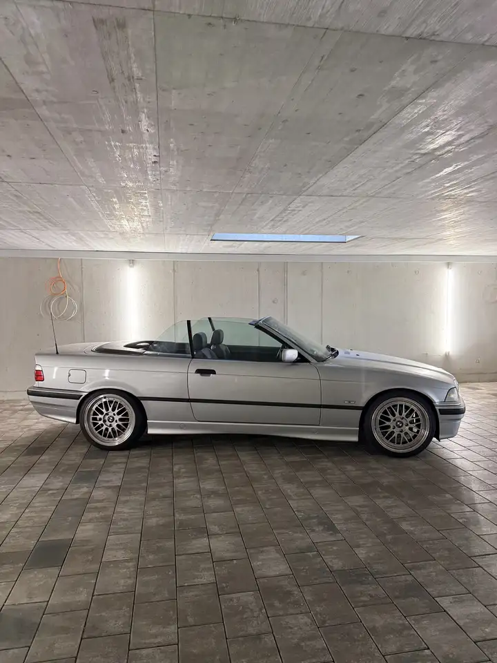 BMW 318i, foto 2
