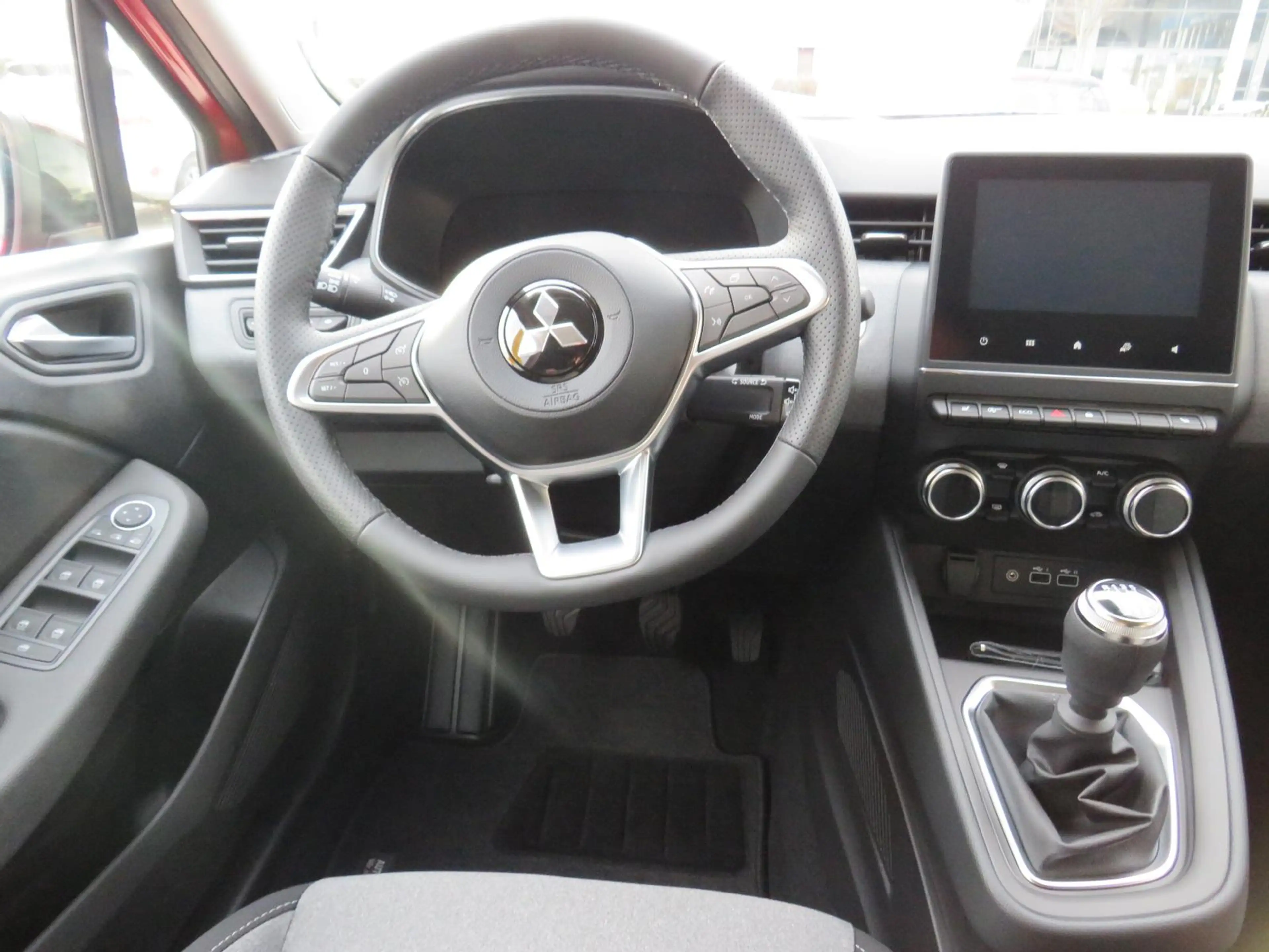 Mitsubishi Colt Plus Android Auto/Apple Carplay — photo 4