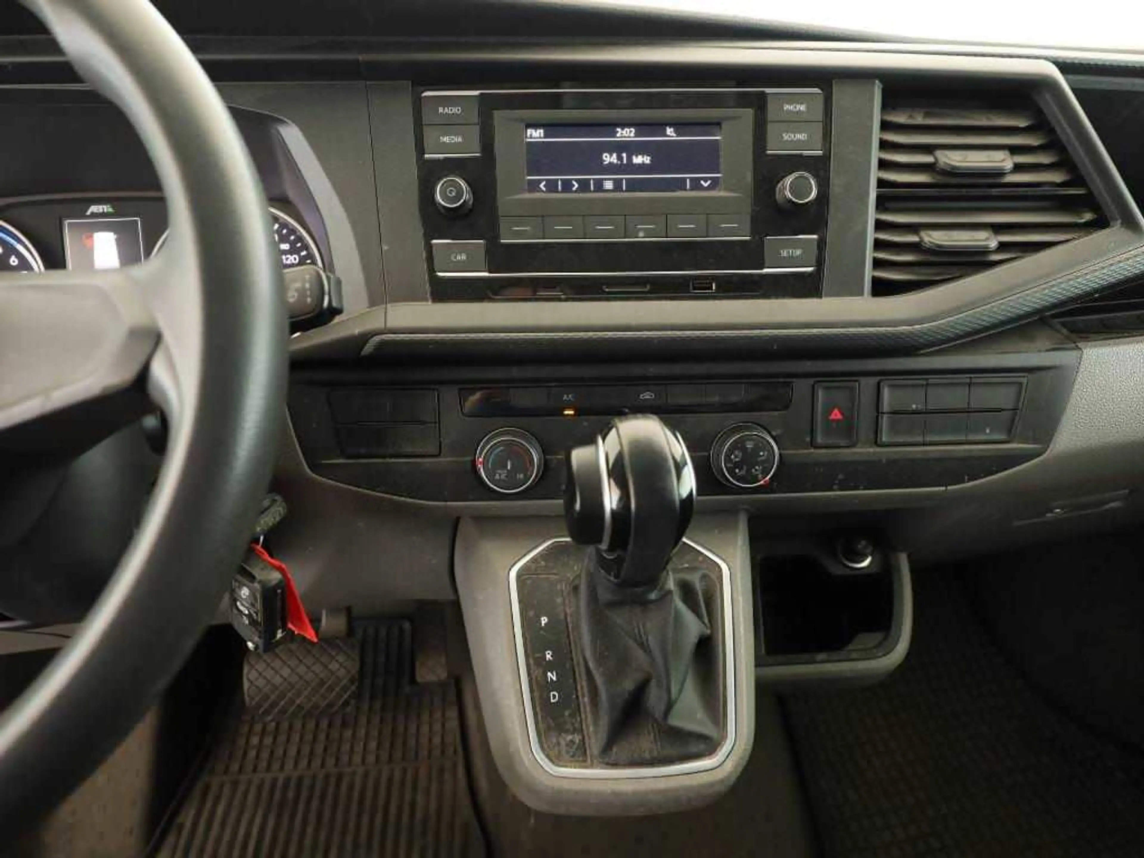 Volkswagen T6.1 Transporter e/LR/AHK/Klima/ Trennwand /Holzboden — photo 6