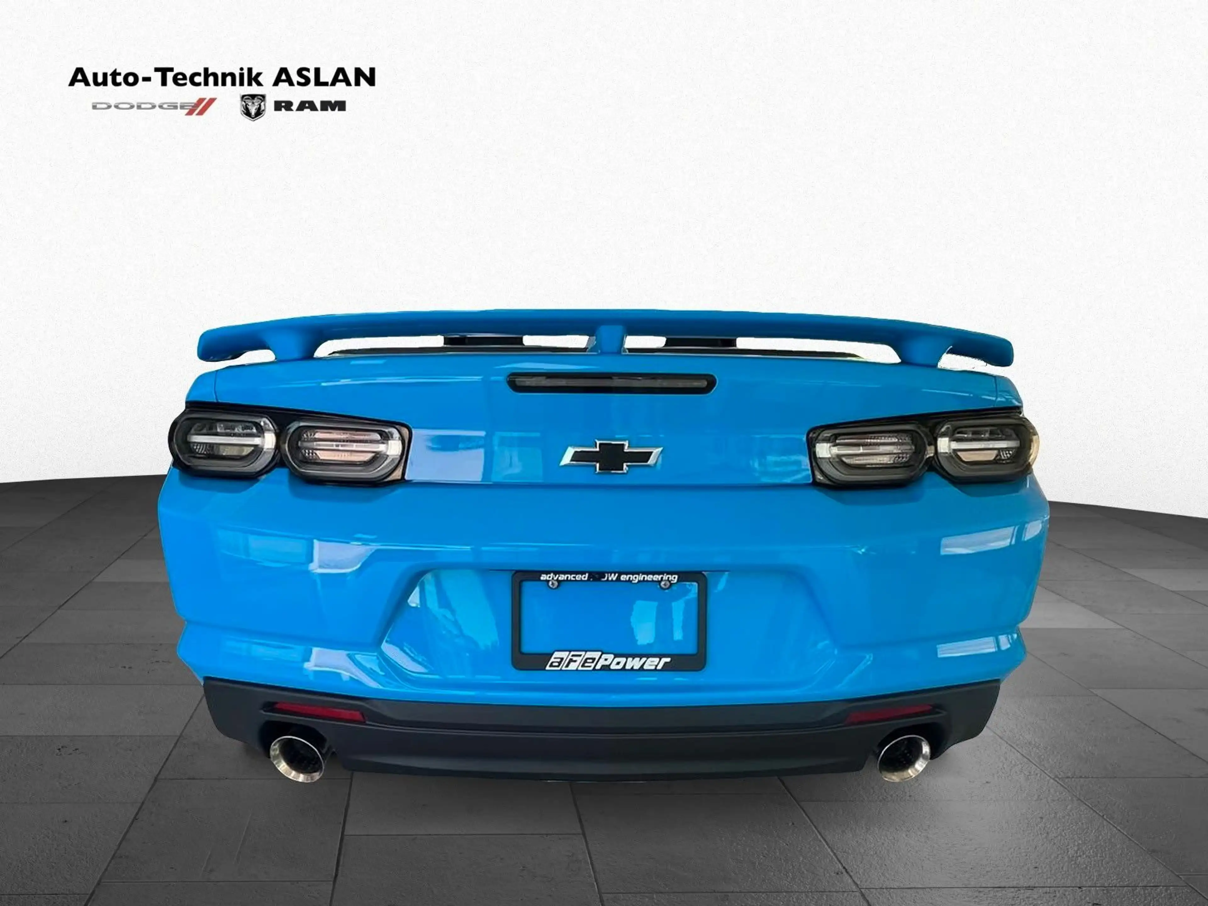 Chevrolet Camaro — photo 4
