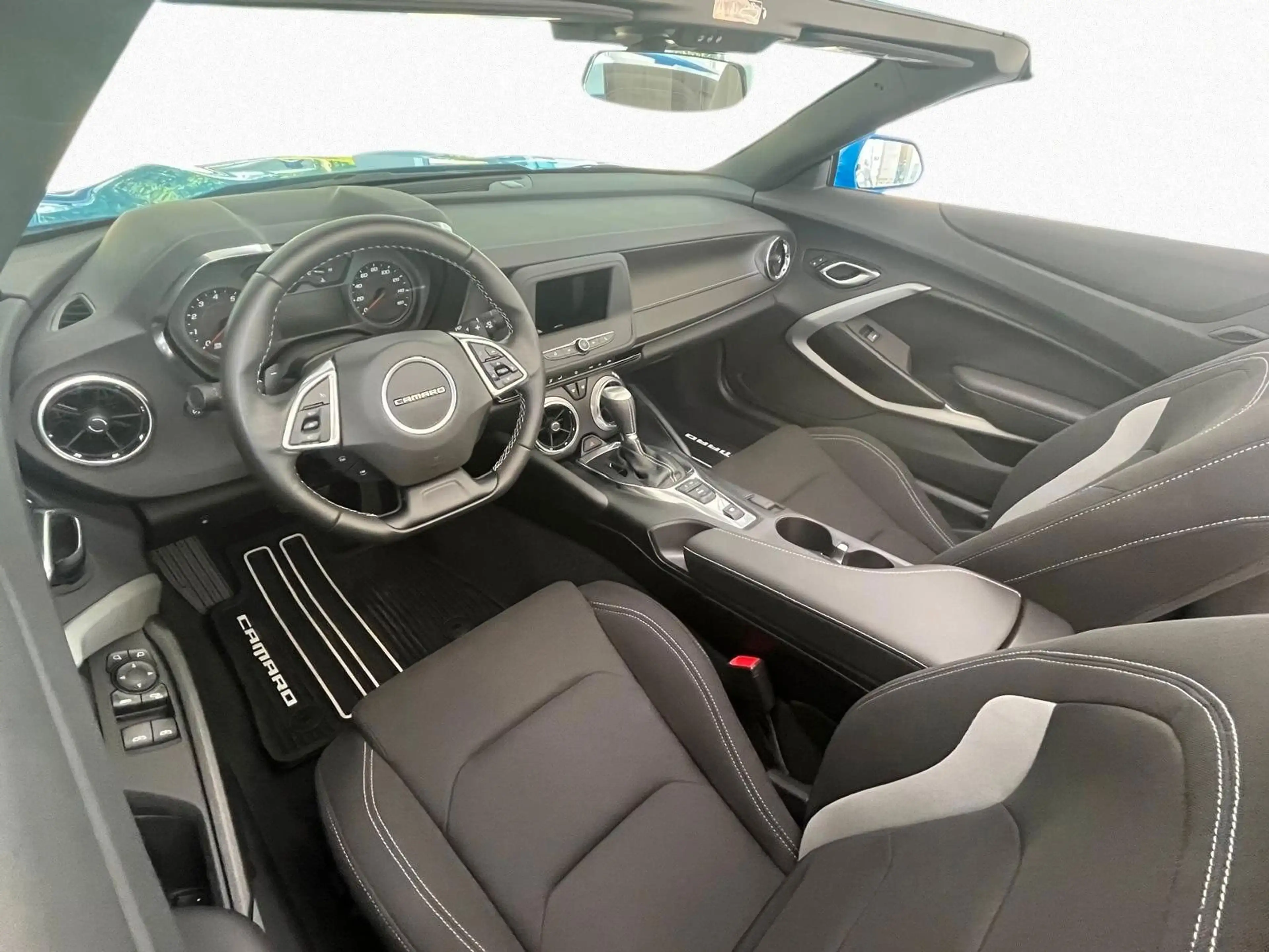 Chevrolet Camaro — photo 11