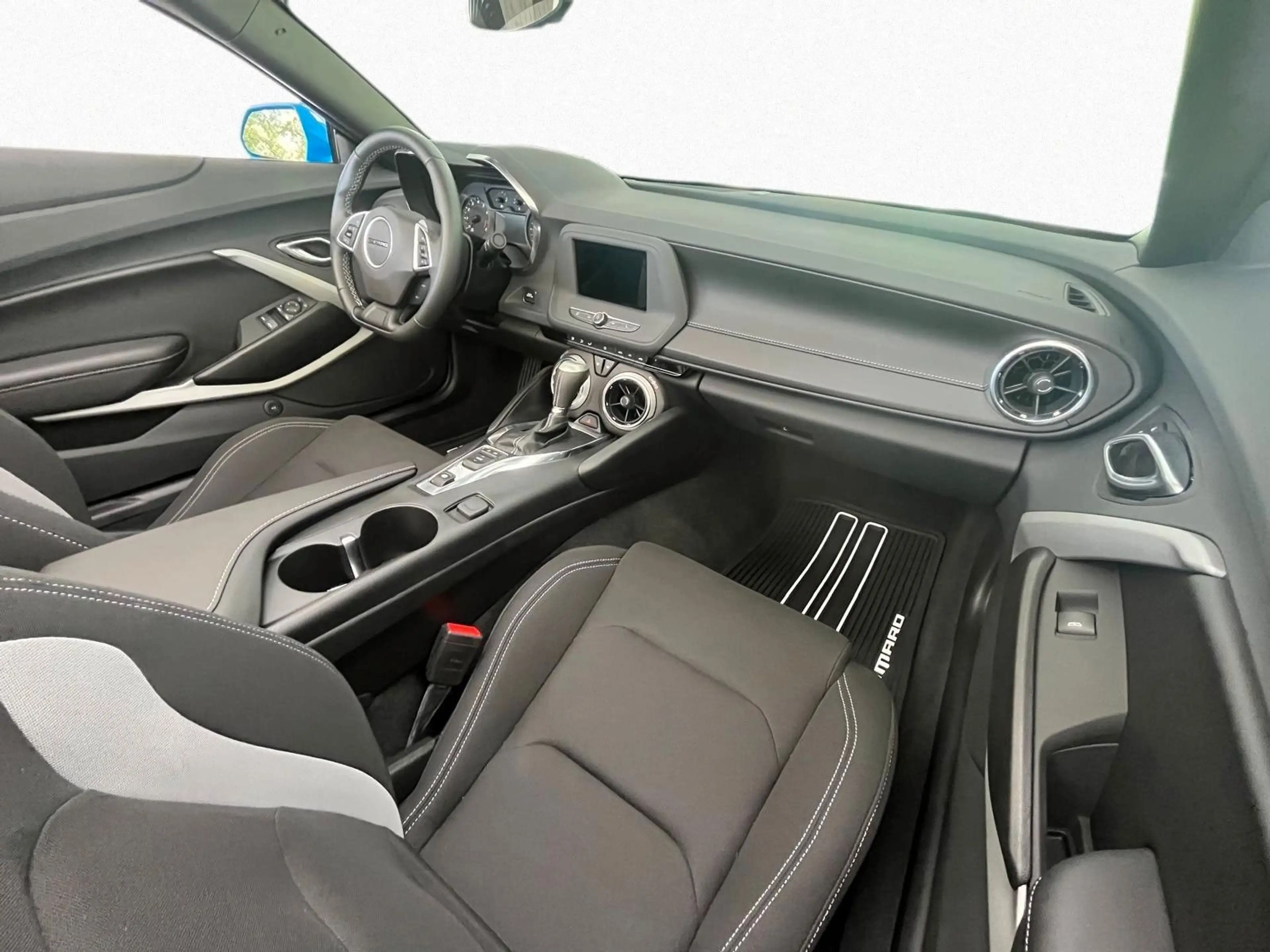 Chevrolet Camaro — photo 13