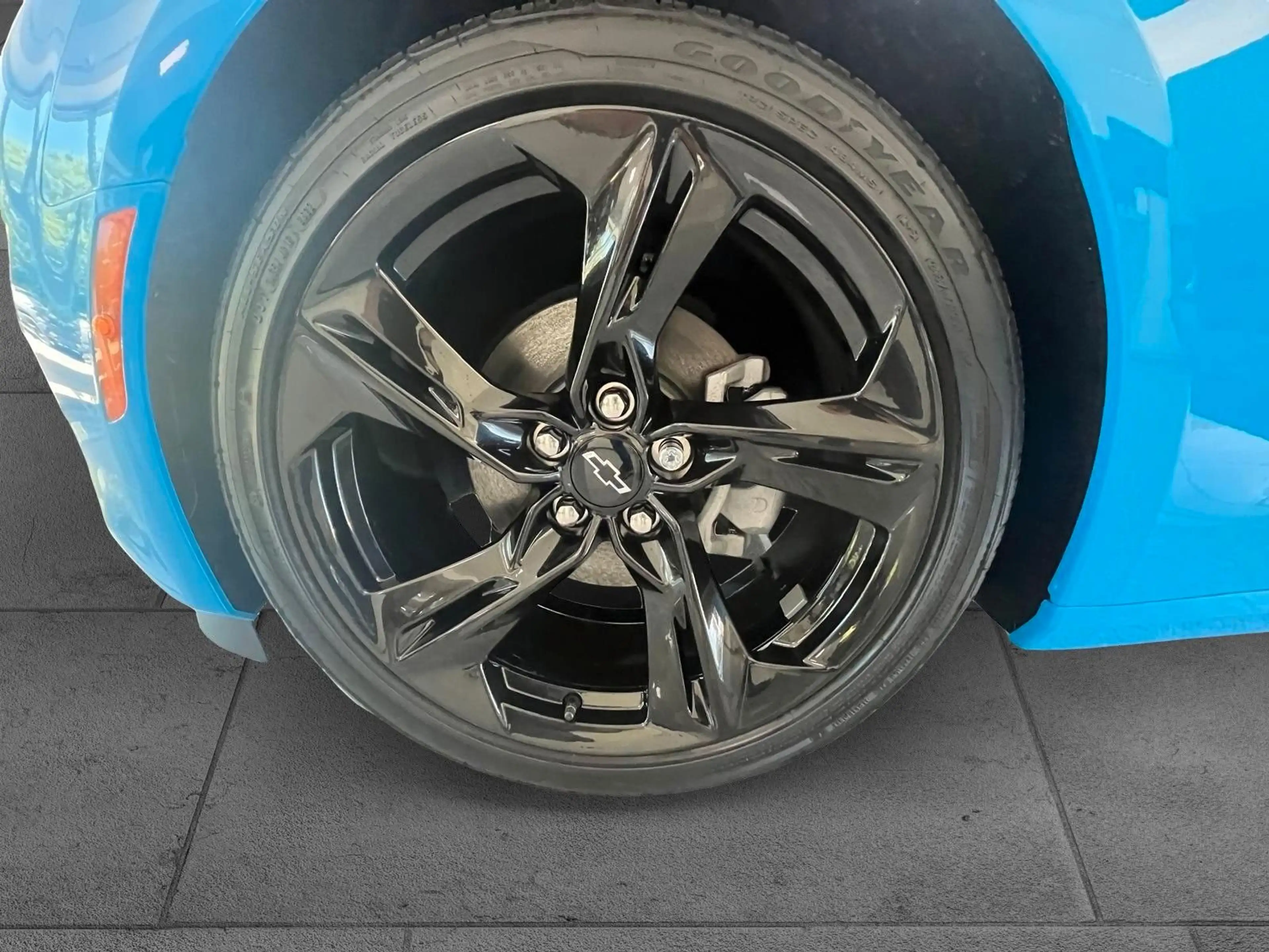 Chevrolet Camaro — photo 9