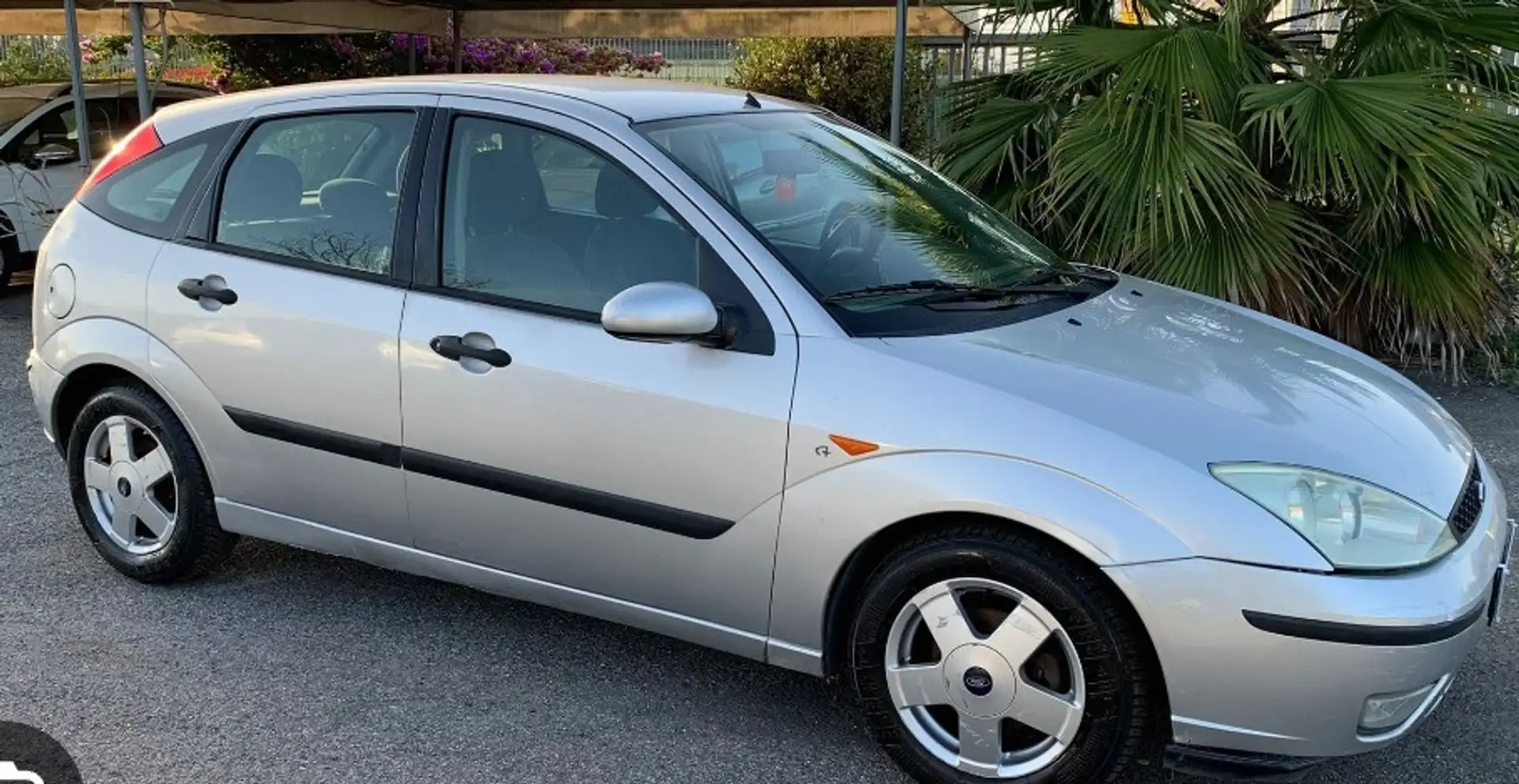 Ford Focus 5p 1.8 td Ambiente FL - 1