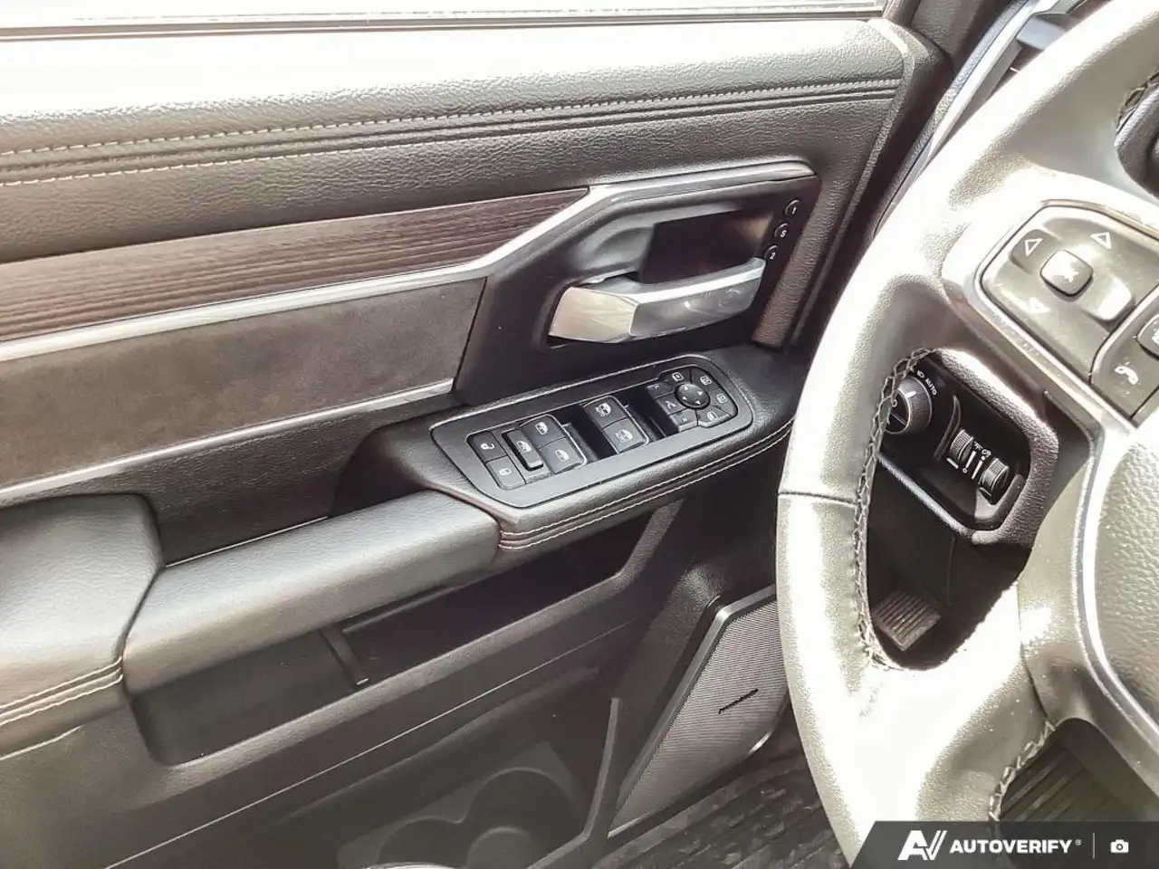 RAM 2500 снимка RAM 2500
