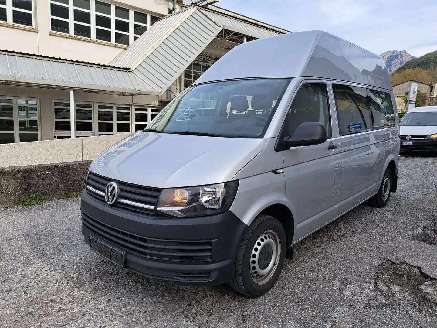 Volkswagen T6 Transporter 2.0TDI, L2H3, TRASPORTO DISABILI, RAMPA CARROZZINA Argento - 1