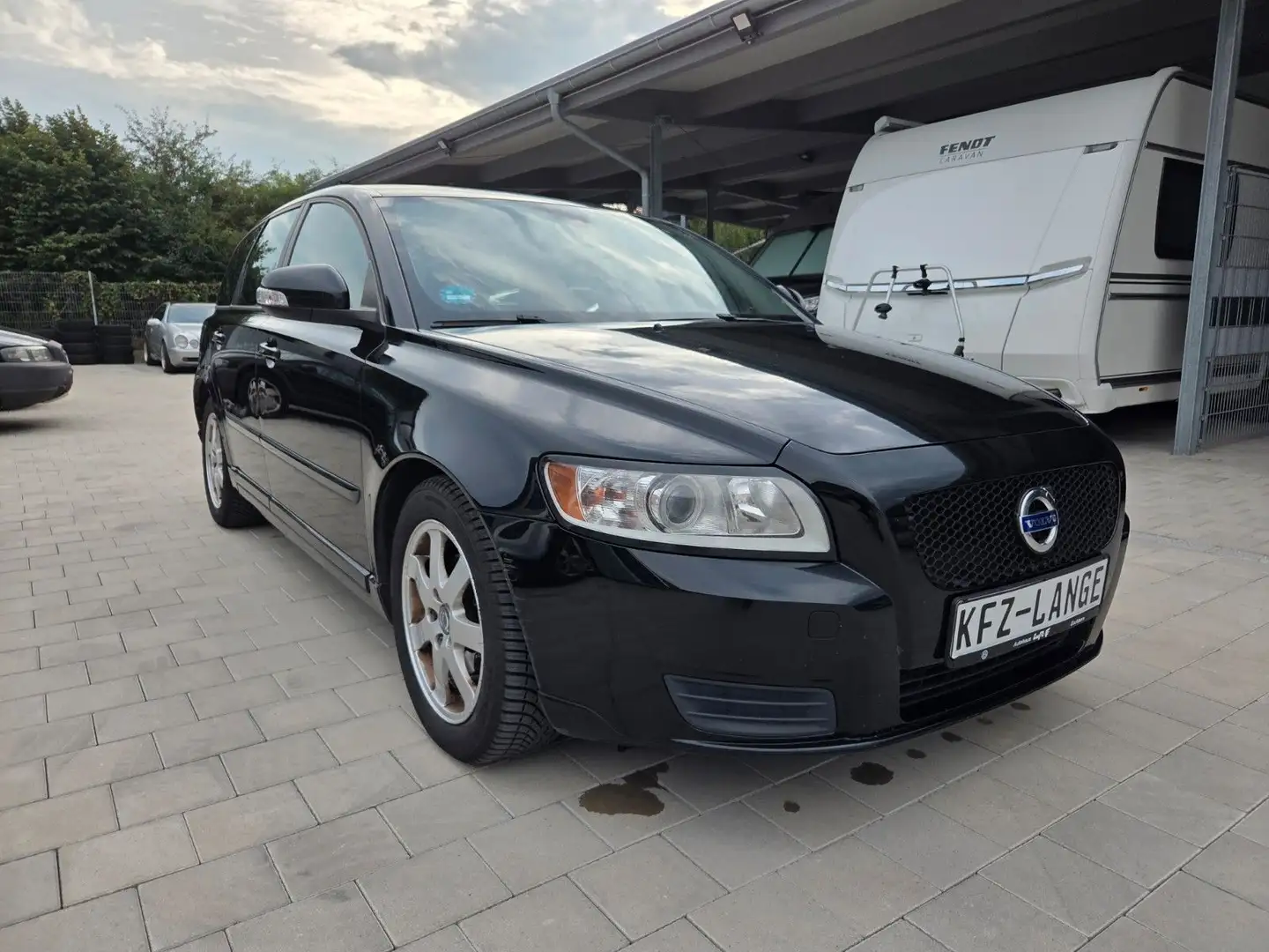 Volvo V50 Kombi D2 Kinetic Schwarz - 1