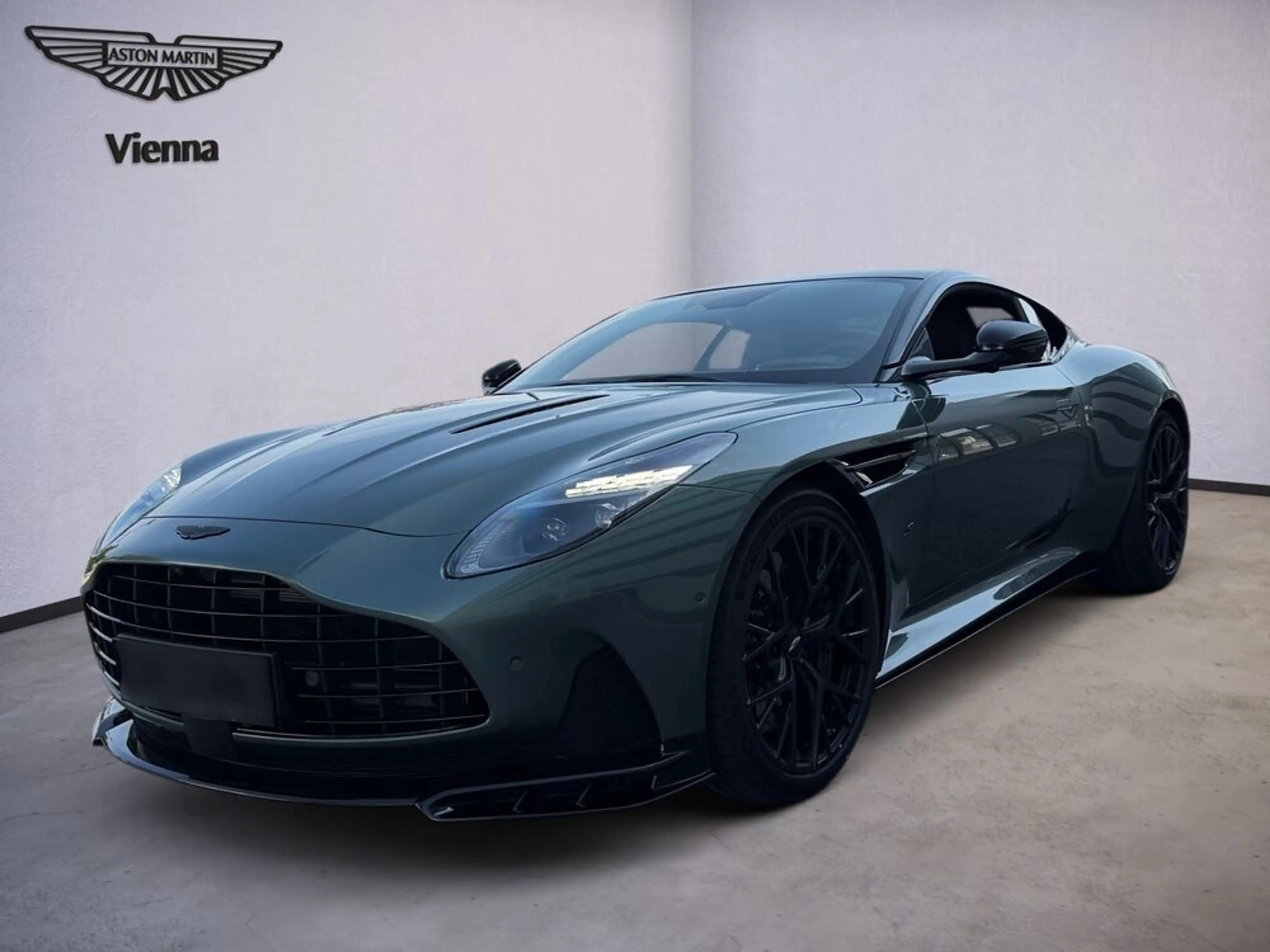 Aston Martin DB12 S Coupe | Chiltern Green | Black Pack