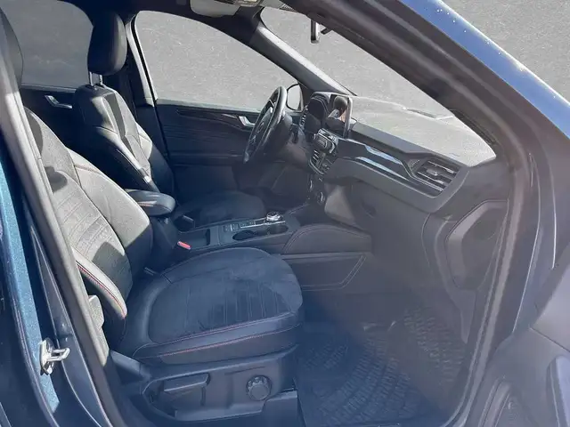 Ford Kuga view 3