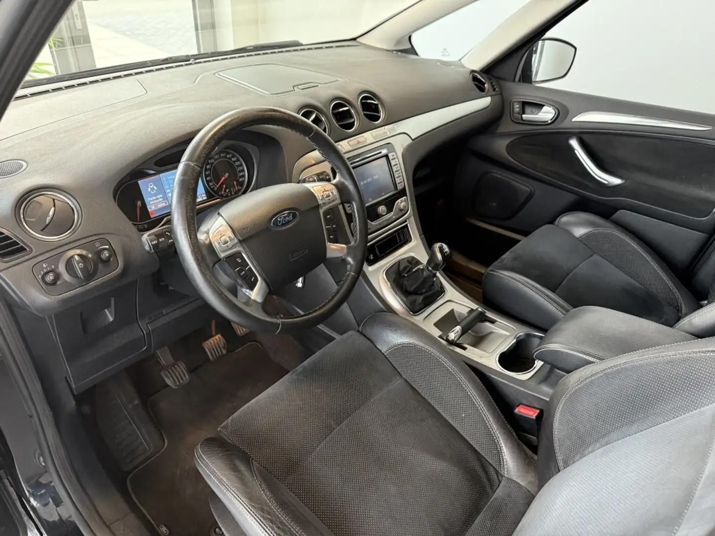 Ford S-Max 2.0-16V /Leder/ Pano/ Navi/ Cruise/ Vol! Noir - 2