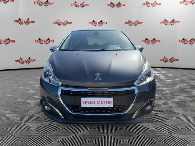 Peugeot 208 view 2