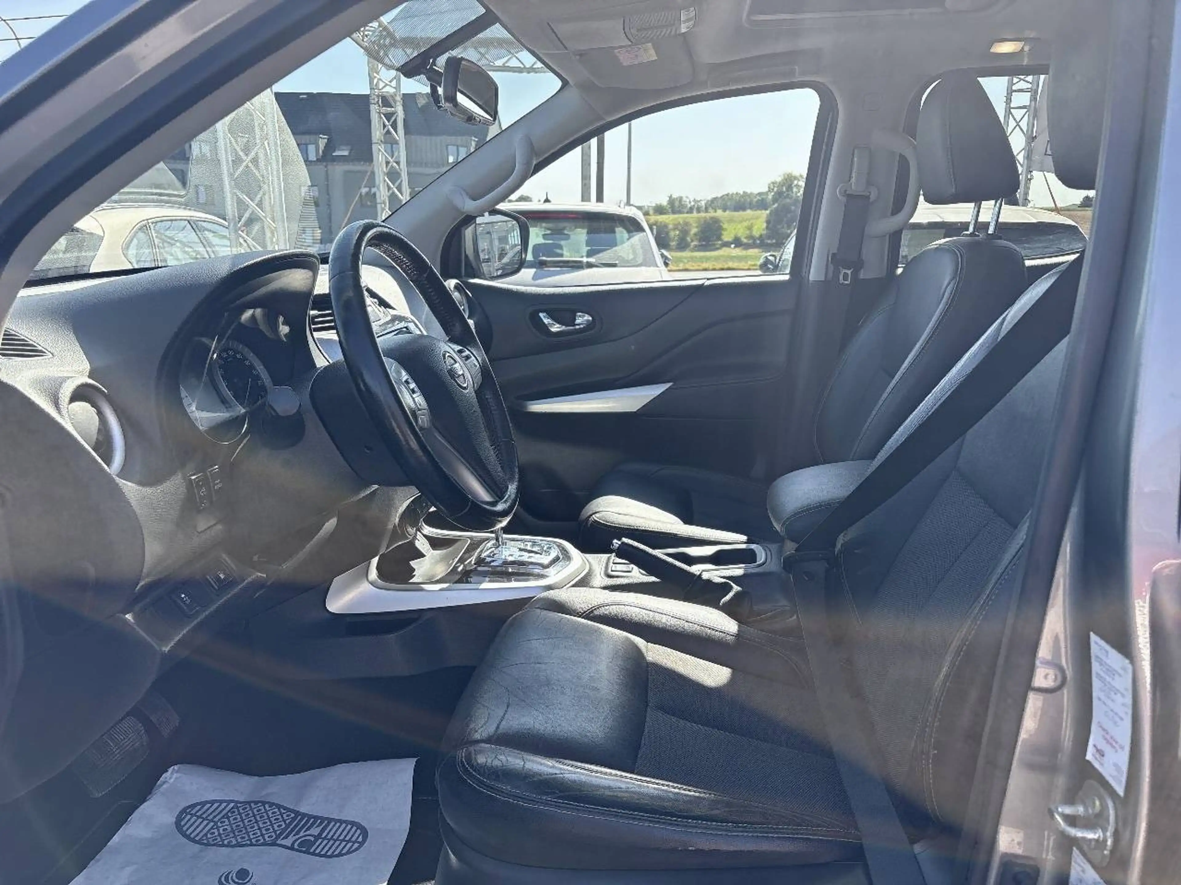 Nissan Navara 2.3 dCi 4WD — photo 6