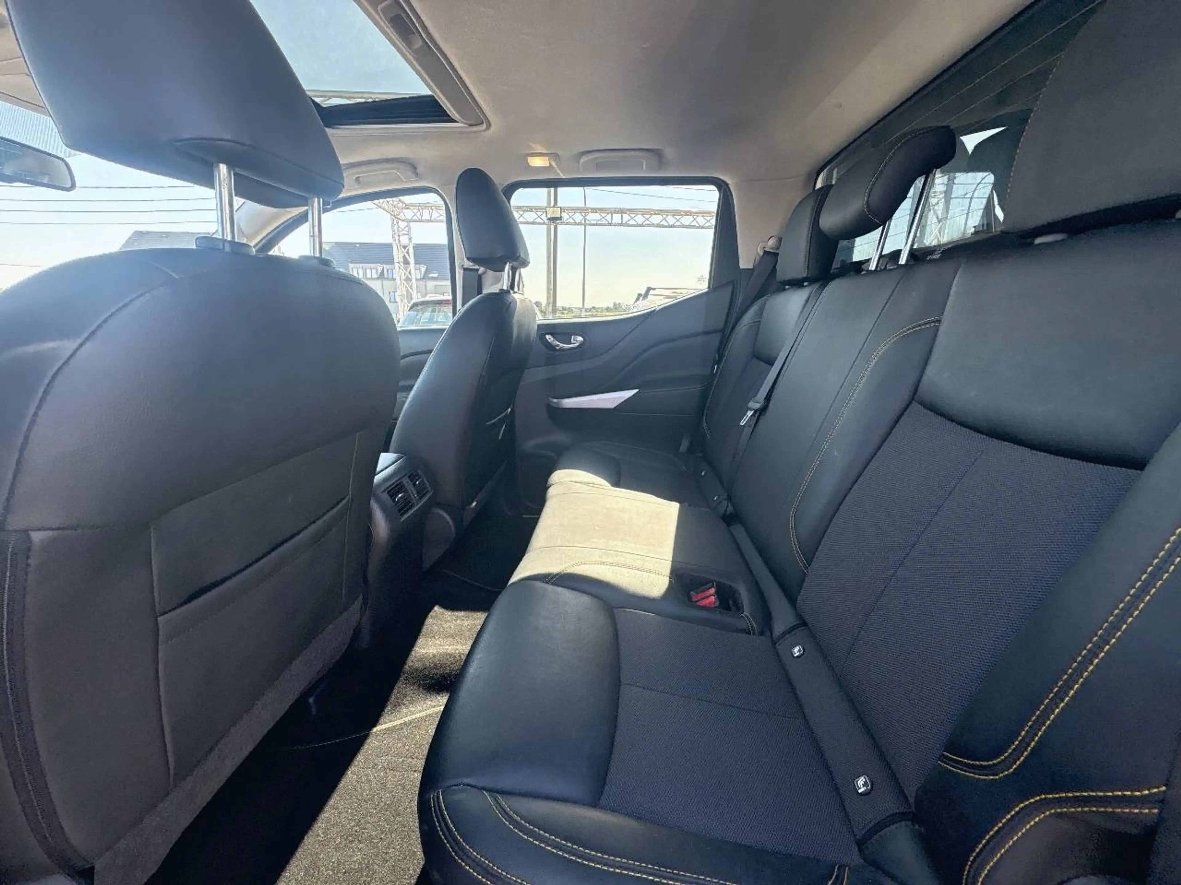 Nissan Navara 2.3 dCi 4WD — photo 8
