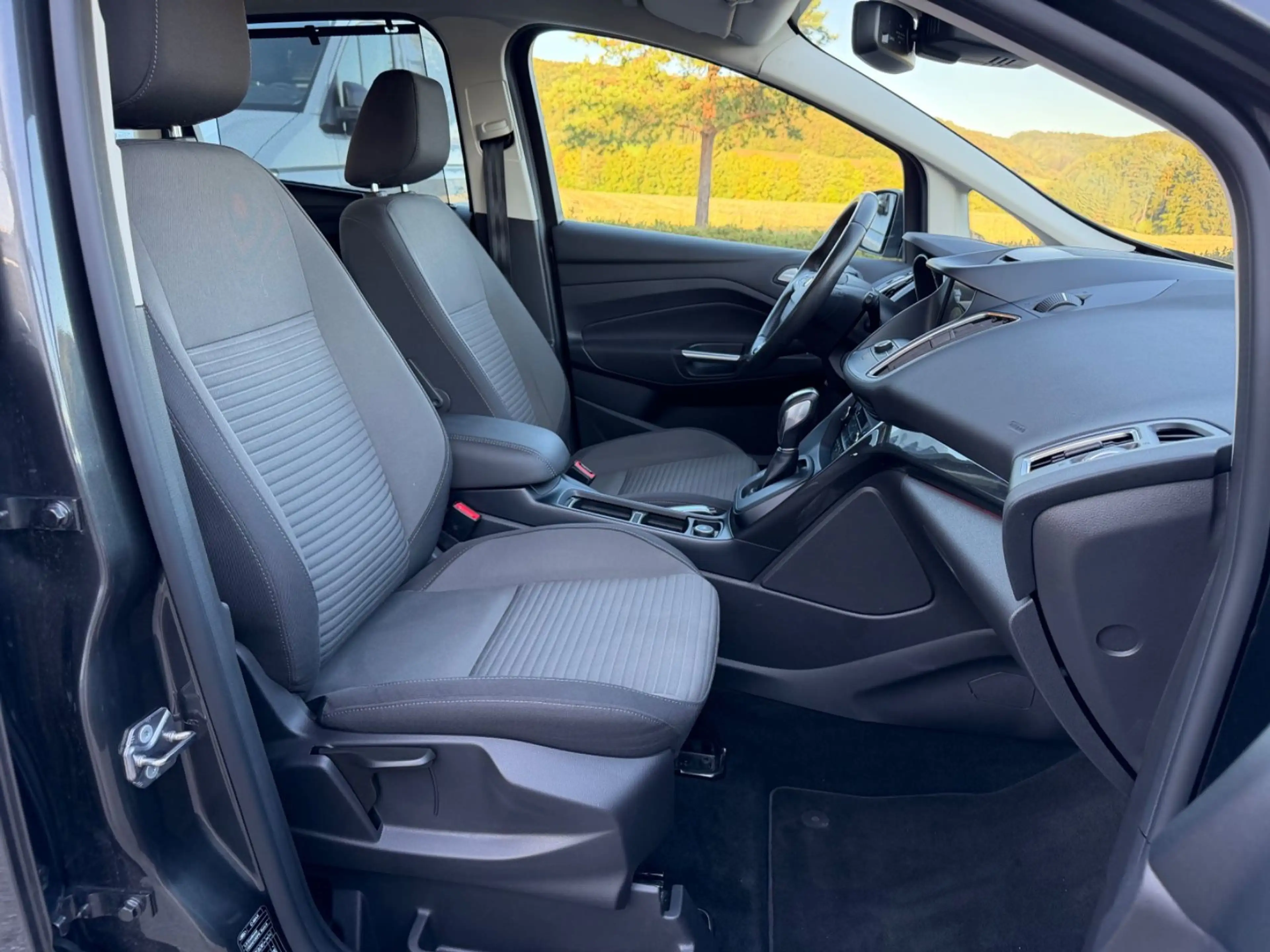 Ford C-Max C-MAX Titanium — photo 7