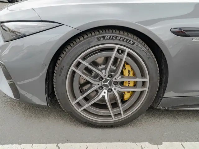 Mercedes-Benz SL 63 Amg view 4