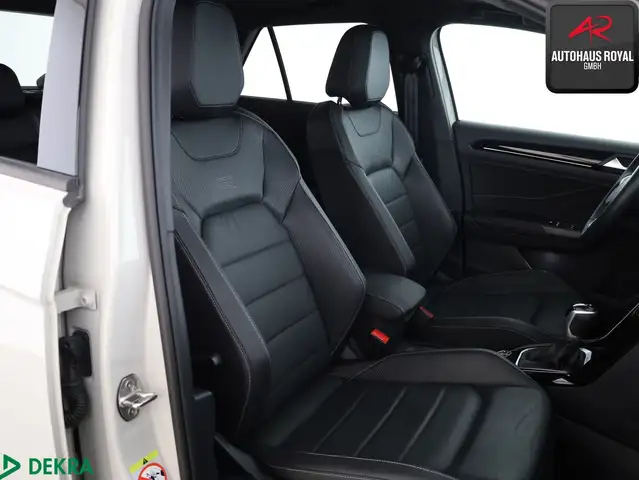Volkswagen T-Roc view 11