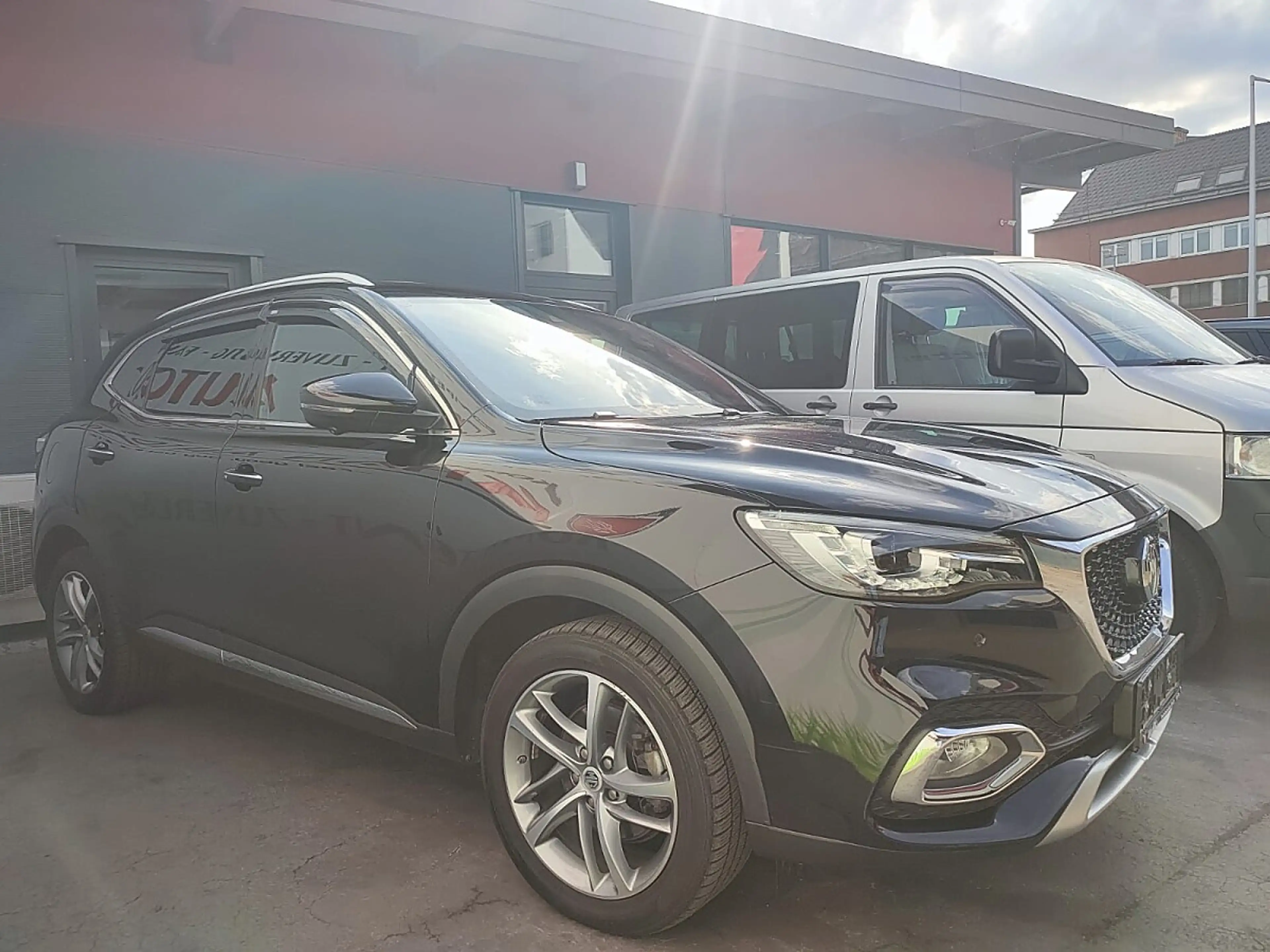 MG EHS 1,5T GDI PHEV Luxury Aut. — photo 3