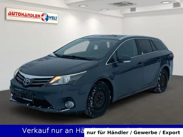 Toyota Avensis Kombi 1.8 Comfort Lift Alcantara Xenon