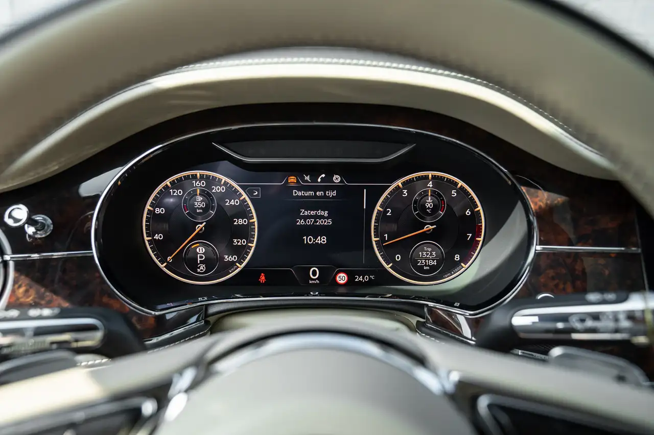 Bentley Flying Spur 2021 — фото 12