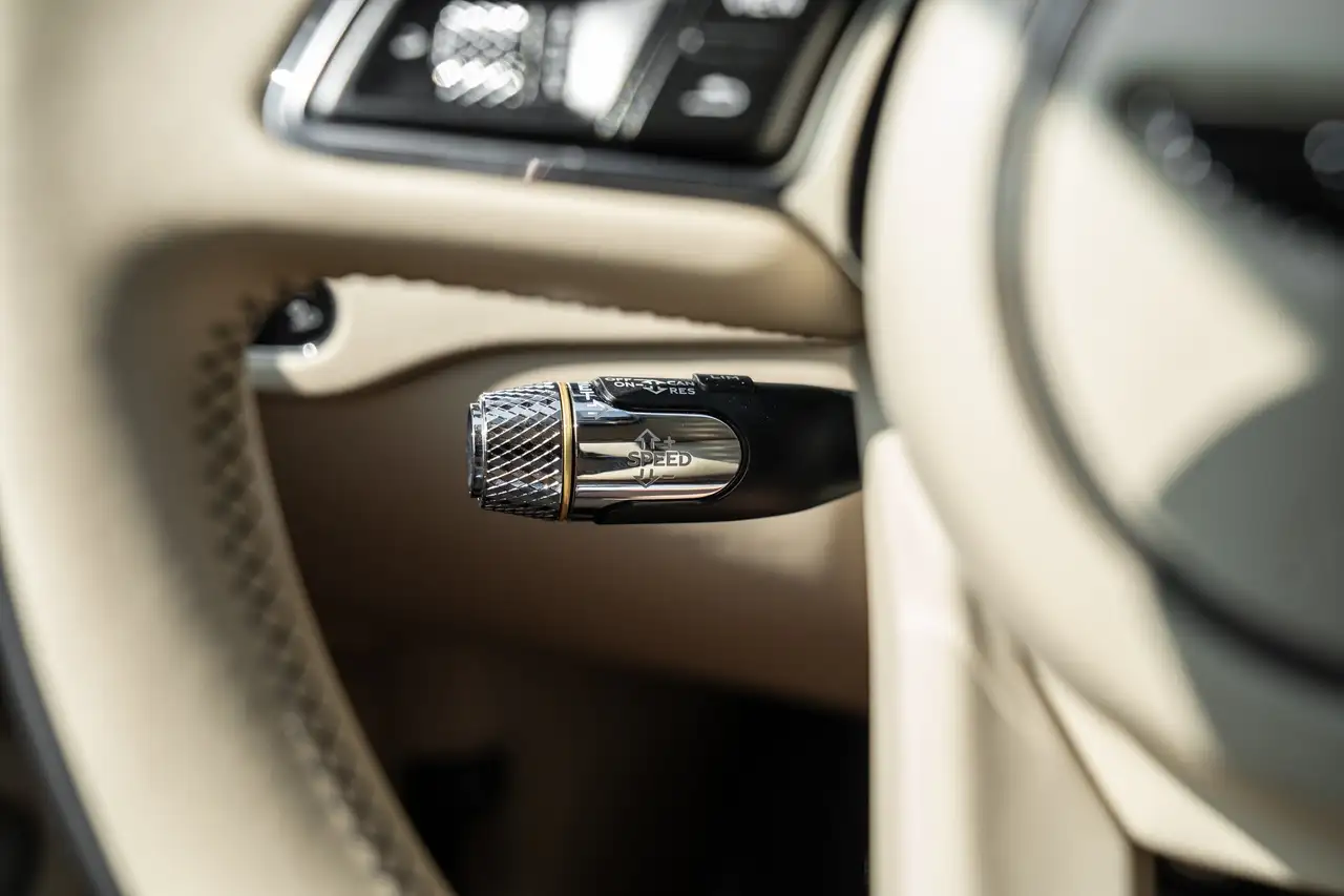 Bentley Flying Spur 2021 — фото 14
