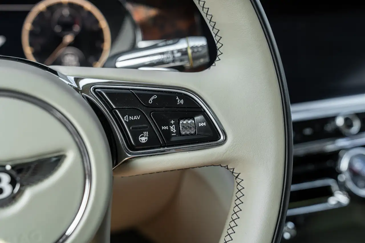 Bentley Flying Spur 2021 — фото 13