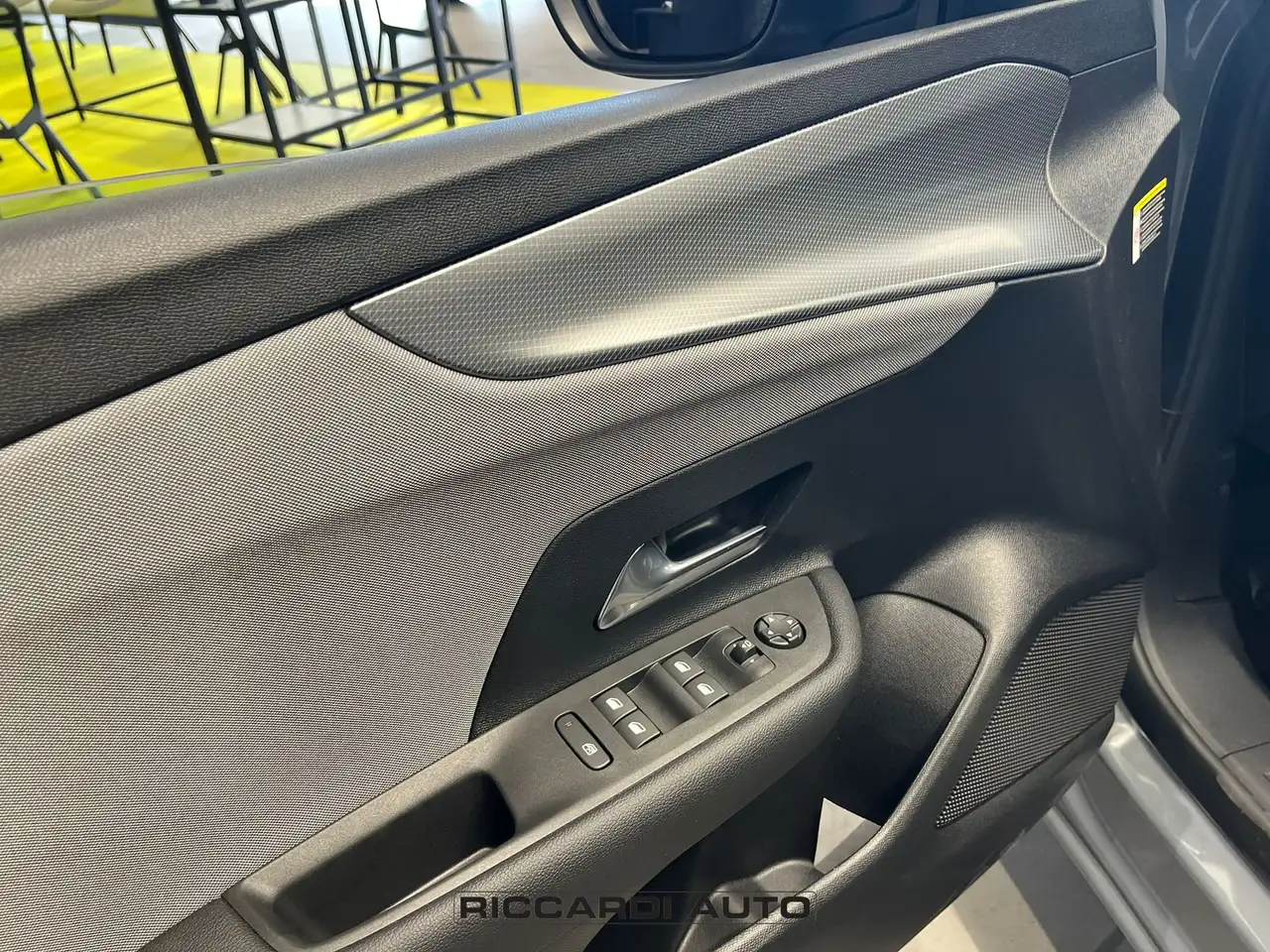 Opel Mokka Edition Hybrid 145 CV (107 kW) Automatico 13