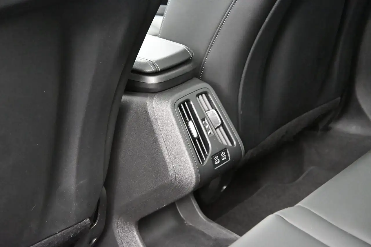 BMW X1 снимка BMW X1