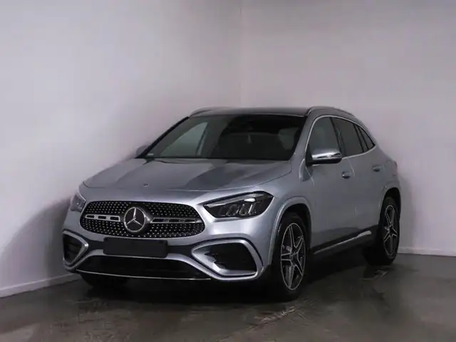 Mercedes-Benz GLA 180 Automatic AMG Line Advanced Plus