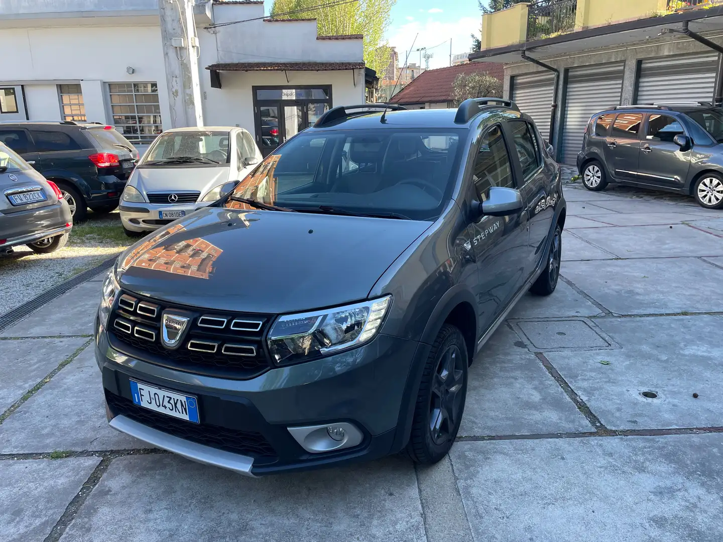 Dacia Sandero Sandero Stepway 1.5 dci Brave s Grey - 2