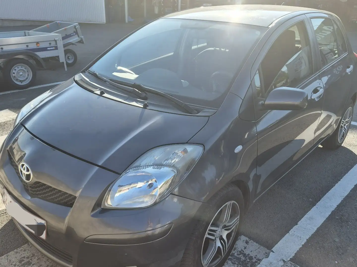 Toyota Yaris 1.4D-4D comfort london lhd Zwart - 1