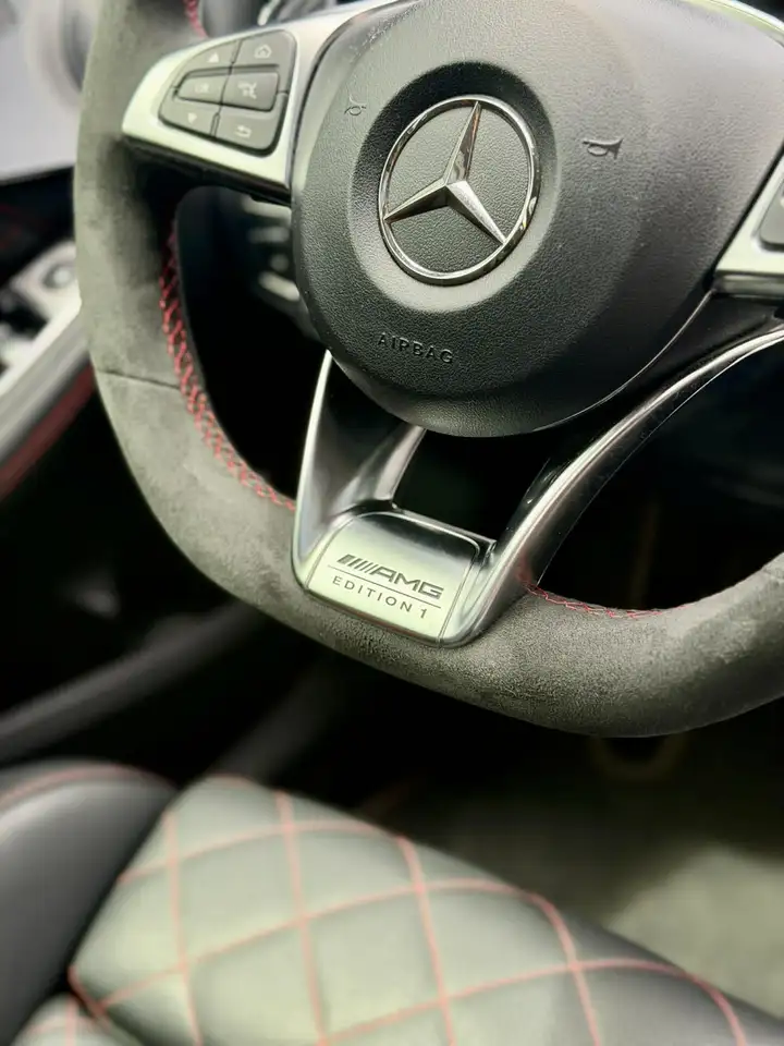 Mercedes-Benz C-Class снимка Mercedes-Benz C-Class