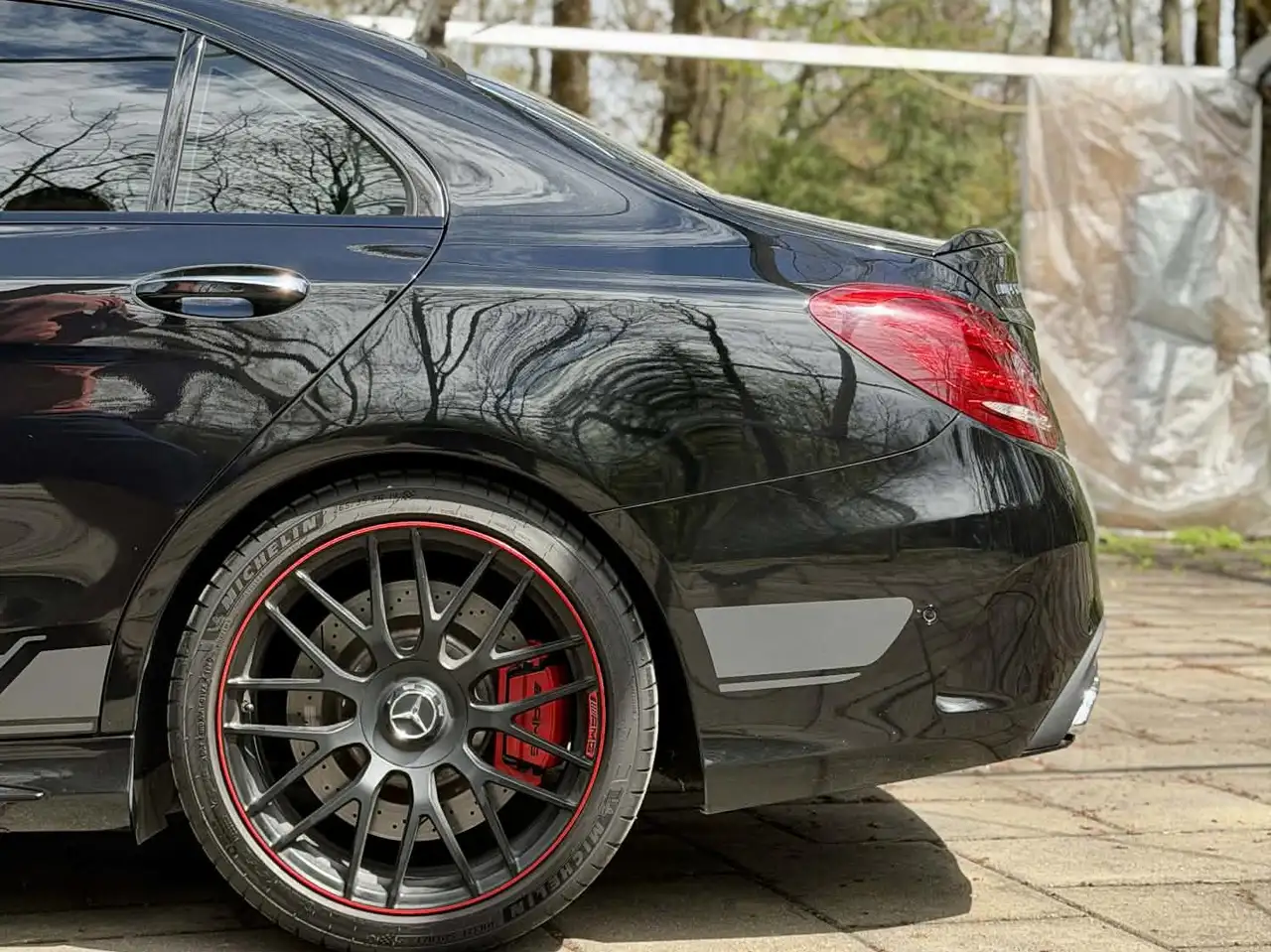 Mercedes-Benz C-Class снимка Mercedes-Benz C-Class
