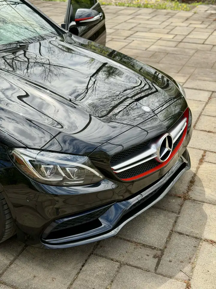Mercedes-Benz C-Class снимка Mercedes-Benz C-Class