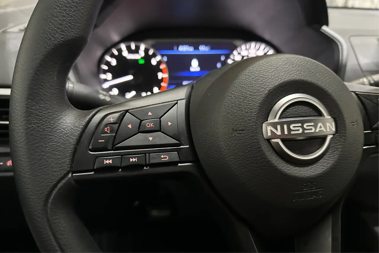 Nissan Altima снимка Nissan Altima