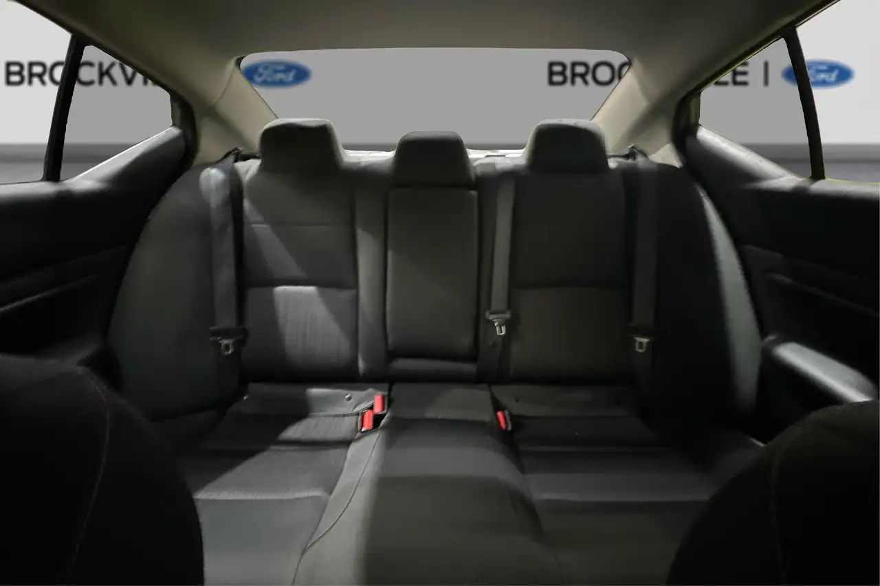 Nissan Altima снимка Nissan Altima