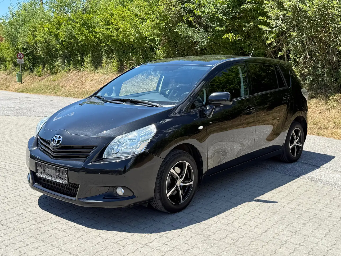 Toyota Verso 1.6 Schwarz - 2