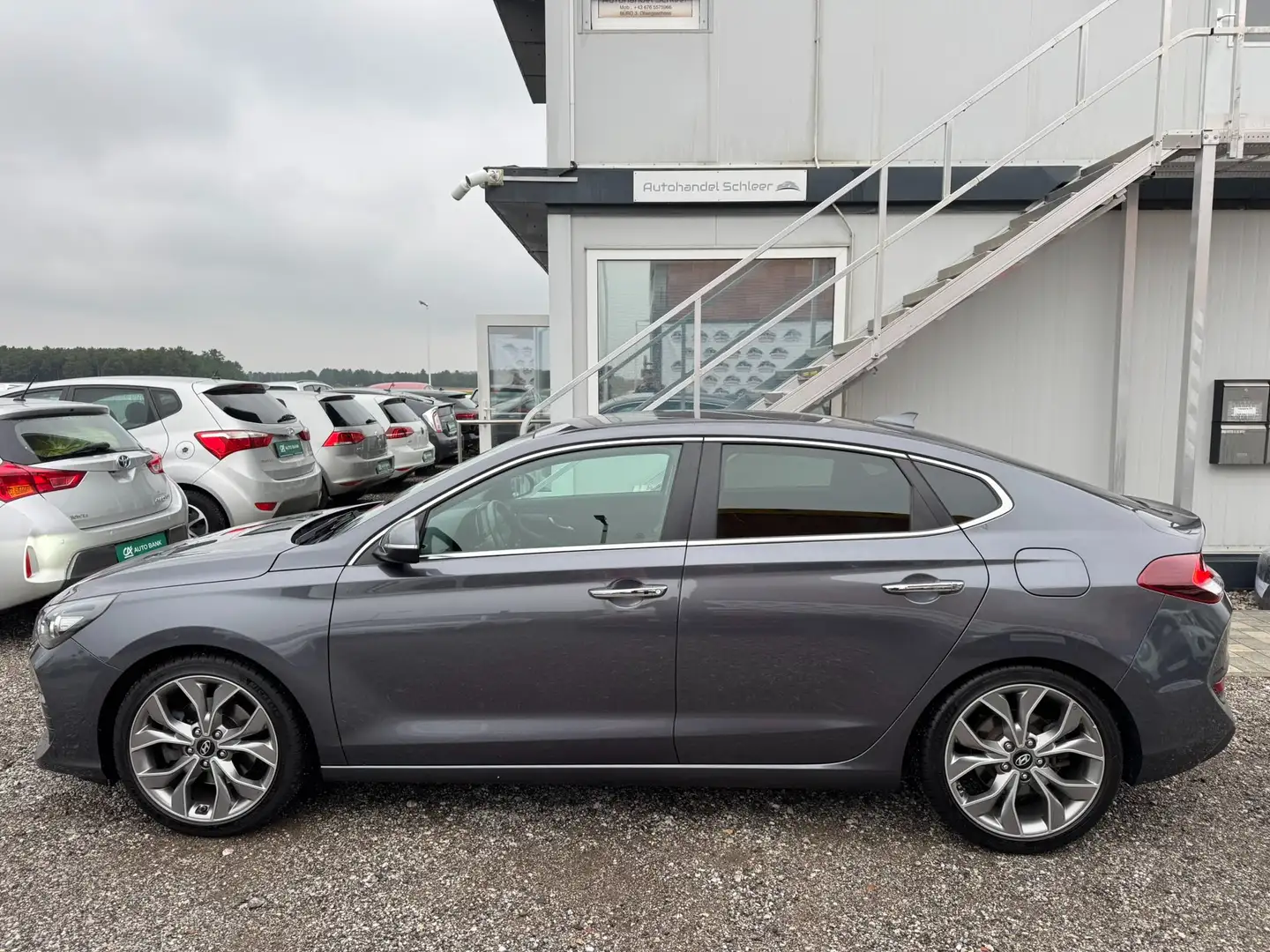 Hyundai i30 1.4 TGDI Fastback Style_SERVICEHEFT_LEDER_NAVI Gris - 2