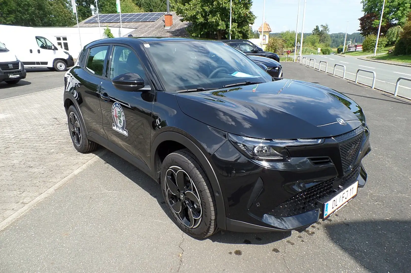 Alfa Romeo Junior Ibrida 1.2 MHEV e-DCT6 Noir - 1
