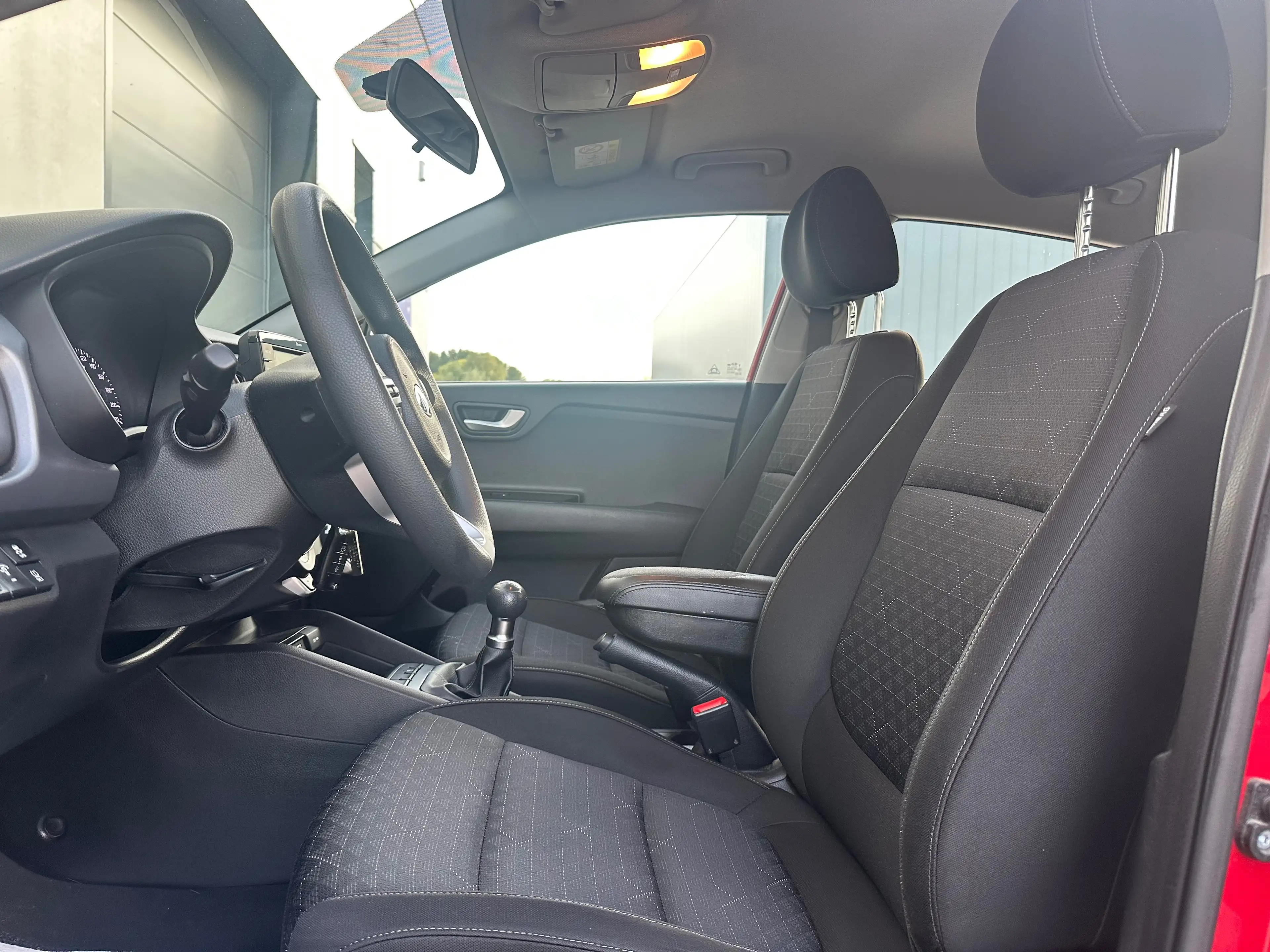 Kia Rio 1.2Essence 84CV/PK / Airco - Caméra 2018 — photo 4