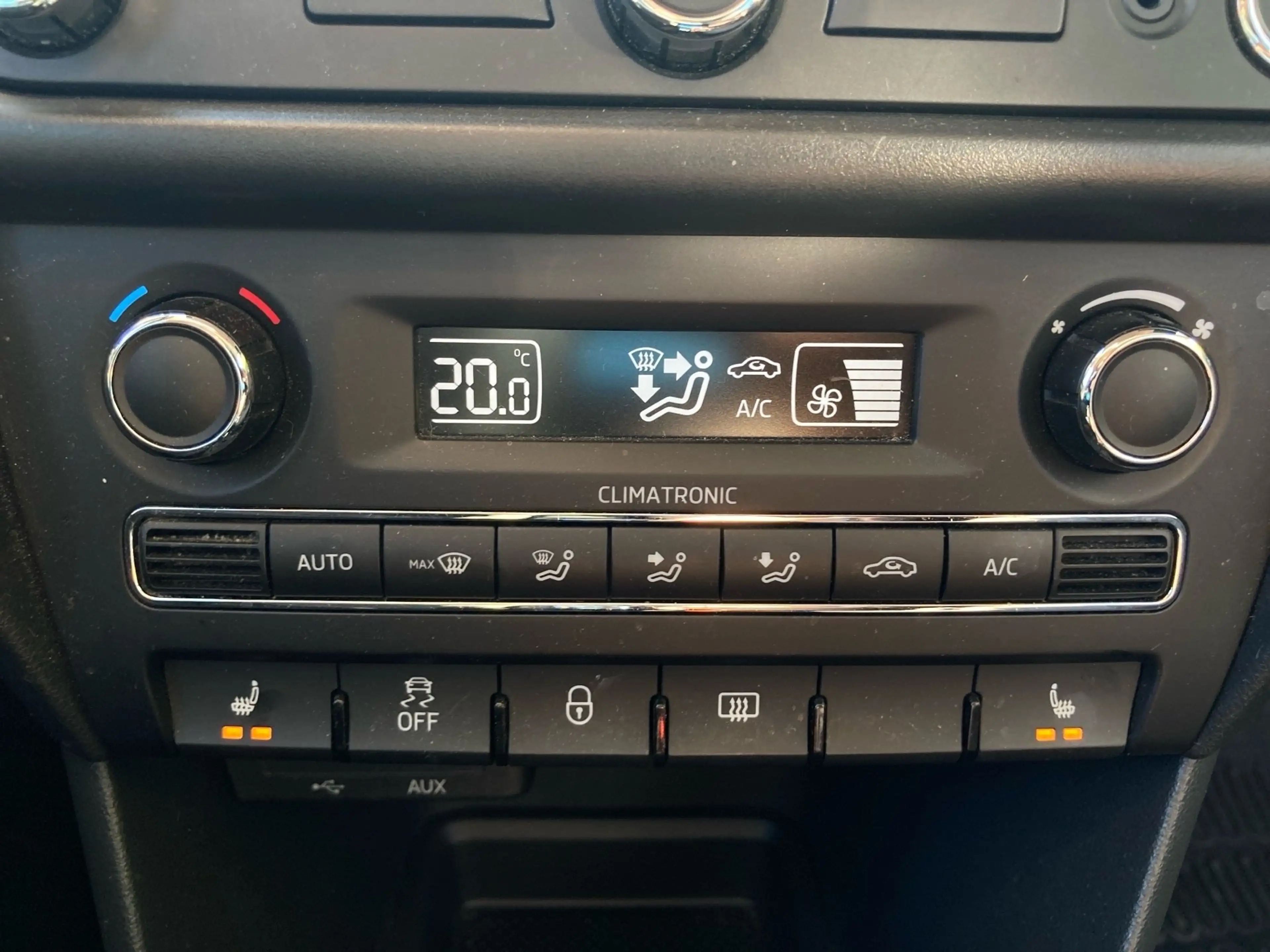 Skoda Rapid/Spaceback Rapid Spaceback Elegance 1.4L TSI NAVI.SIHZ.MuFu.P — photo 15