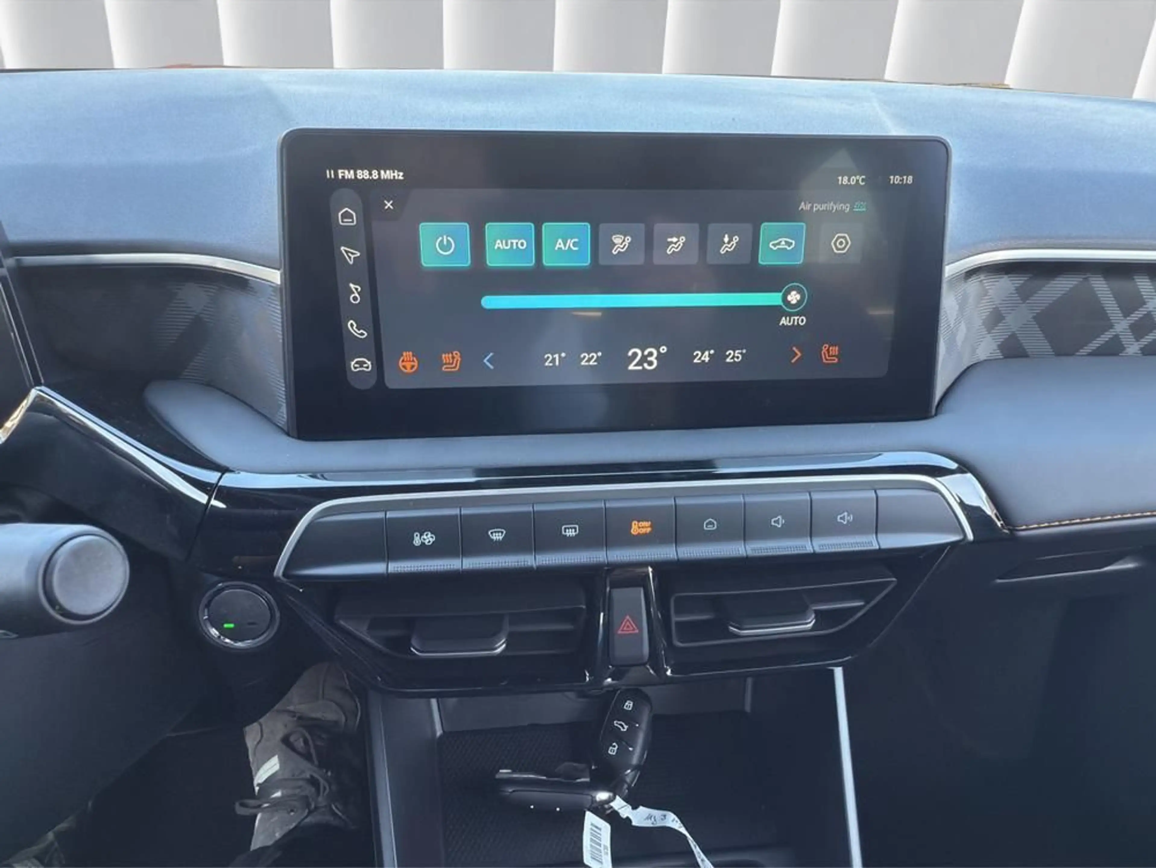 MG MG3 3 1.5 Hybrid+ 143 kW Luxury — photo 9