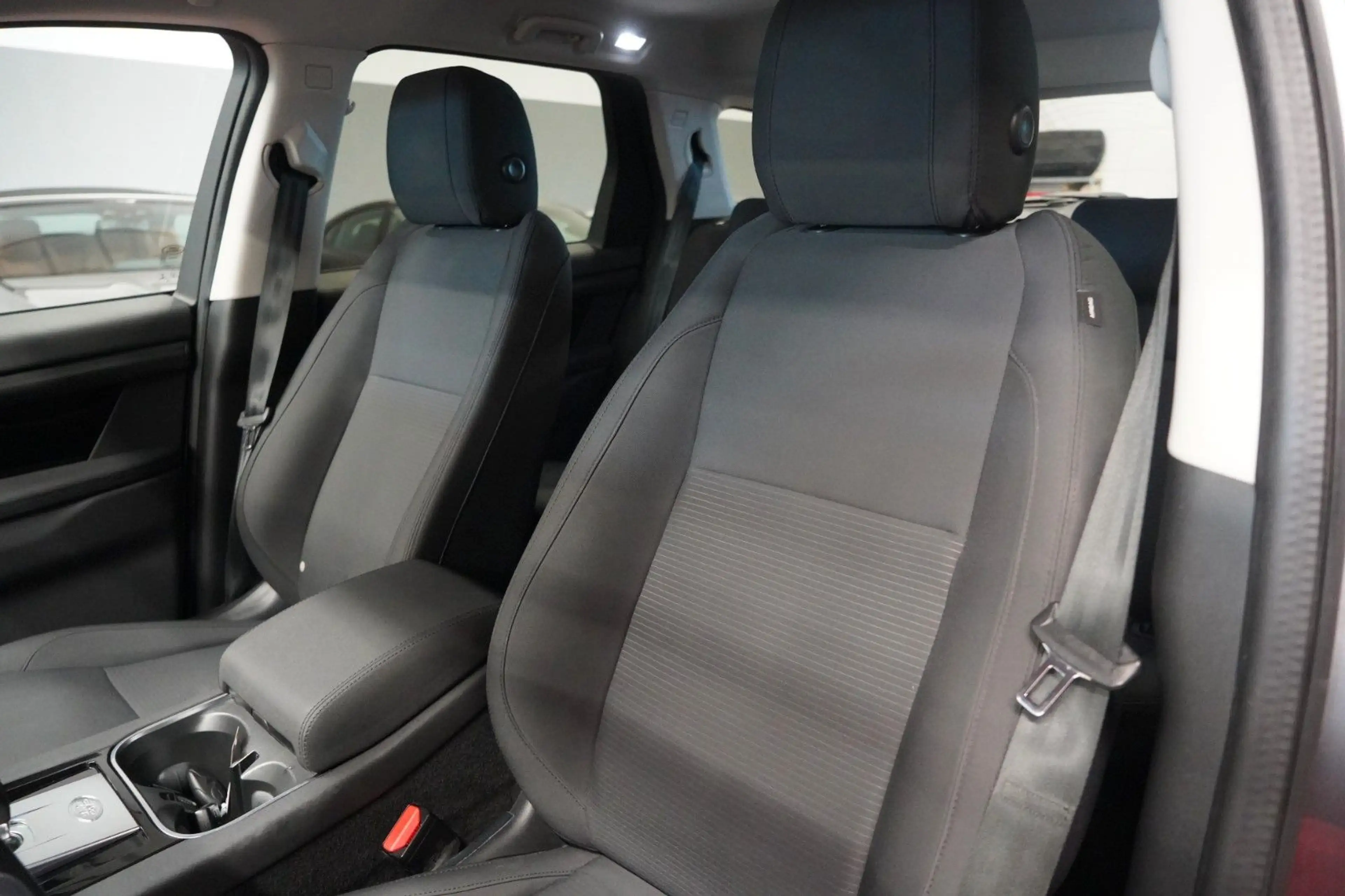 Land Rover Discovery Sport 2.0D AWD 2.Hand*Unfallfrei* — photo 15
