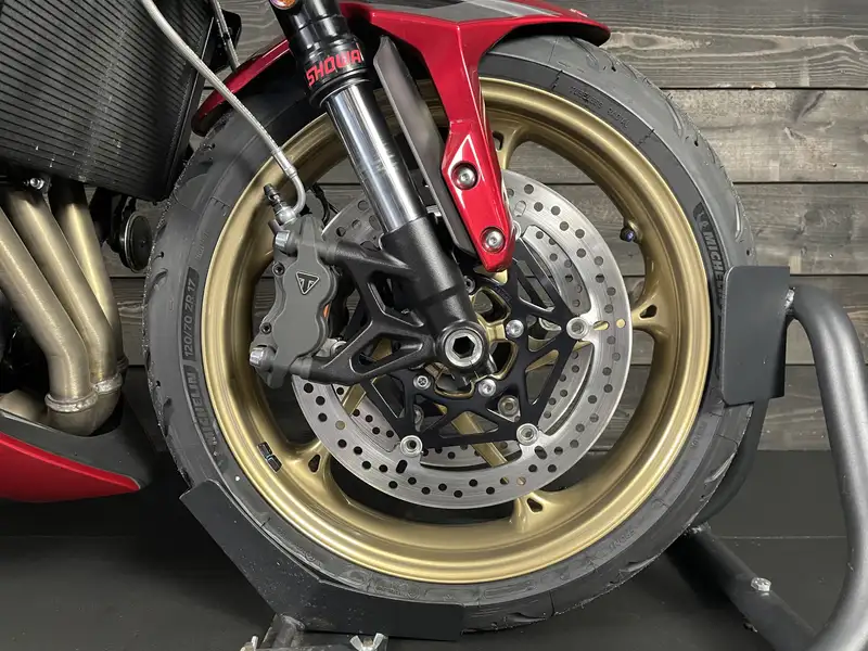 Triumph TRIDENT 800 DEMO - foto 6