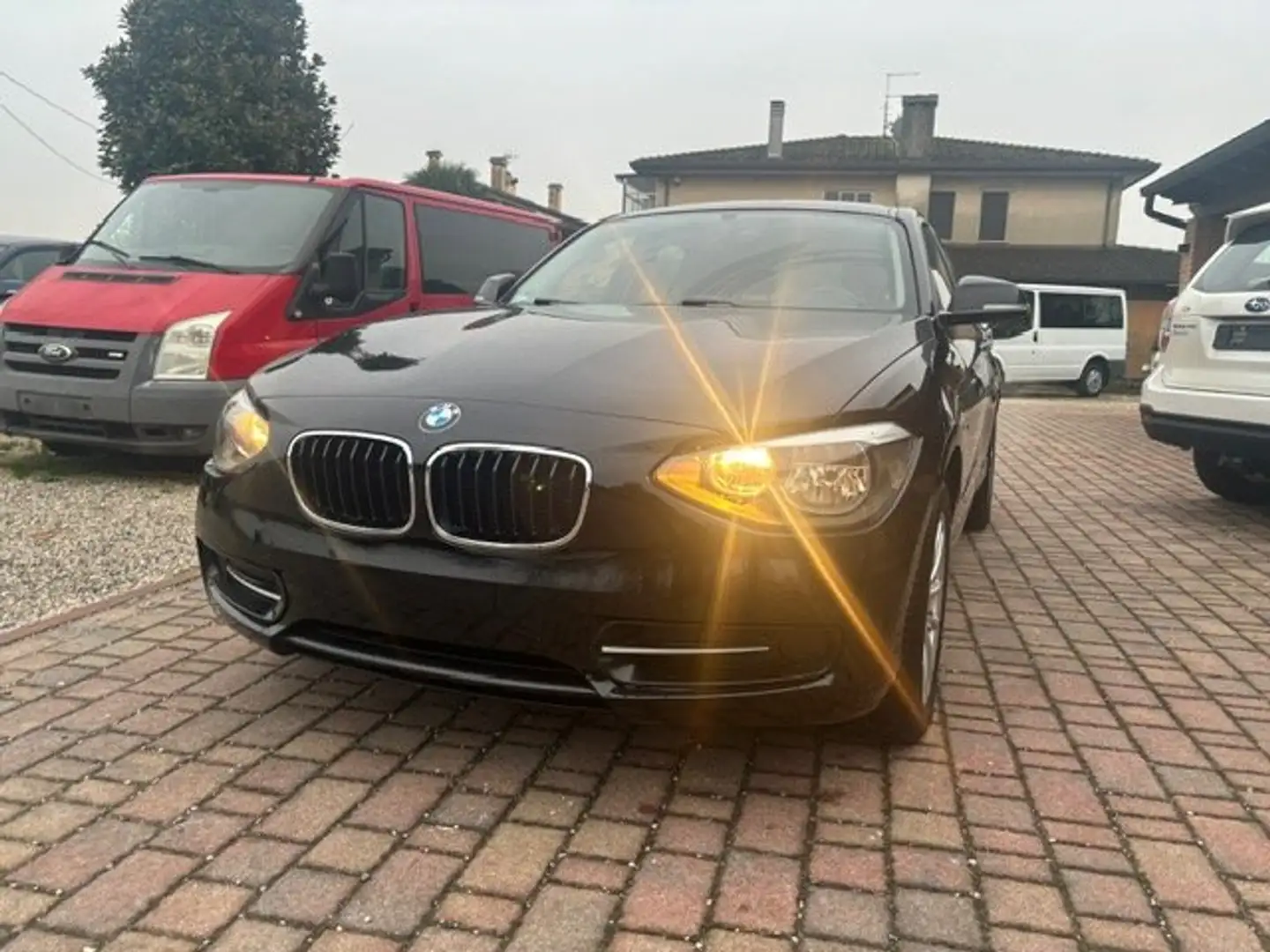 BMW 114 114d 5p Sport Schwarz - 1