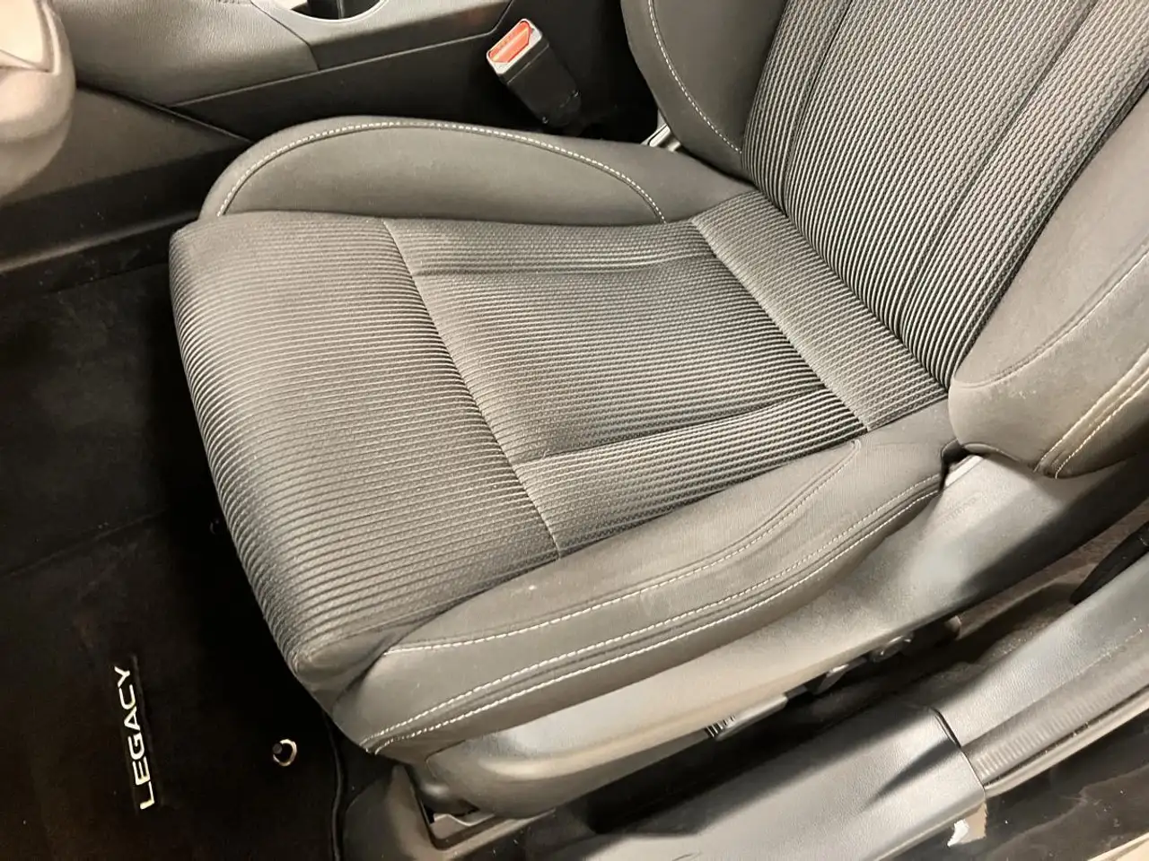 Subaru Legacy снимка Subaru Legacy
