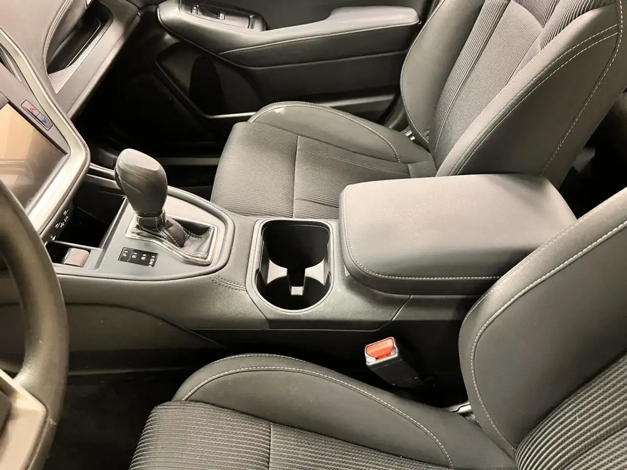 Subaru Legacy снимка Subaru Legacy